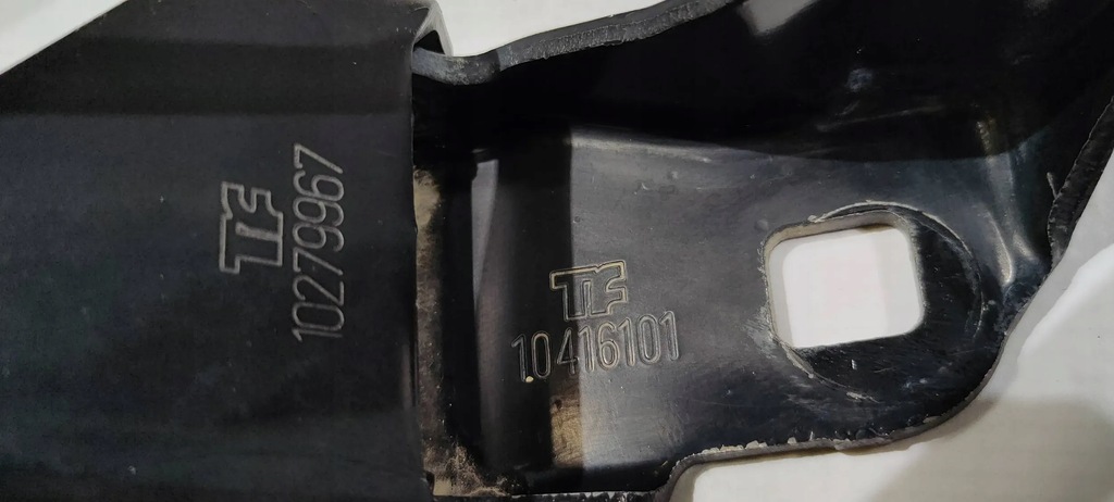 фото №8, Петля капот двигуна правий chevrolet corvette c5