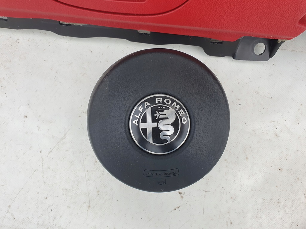 фото №5, Консоль приборная панель подушки безопасности alfa romeo giulia qv q4 кожа нитка демонтаж