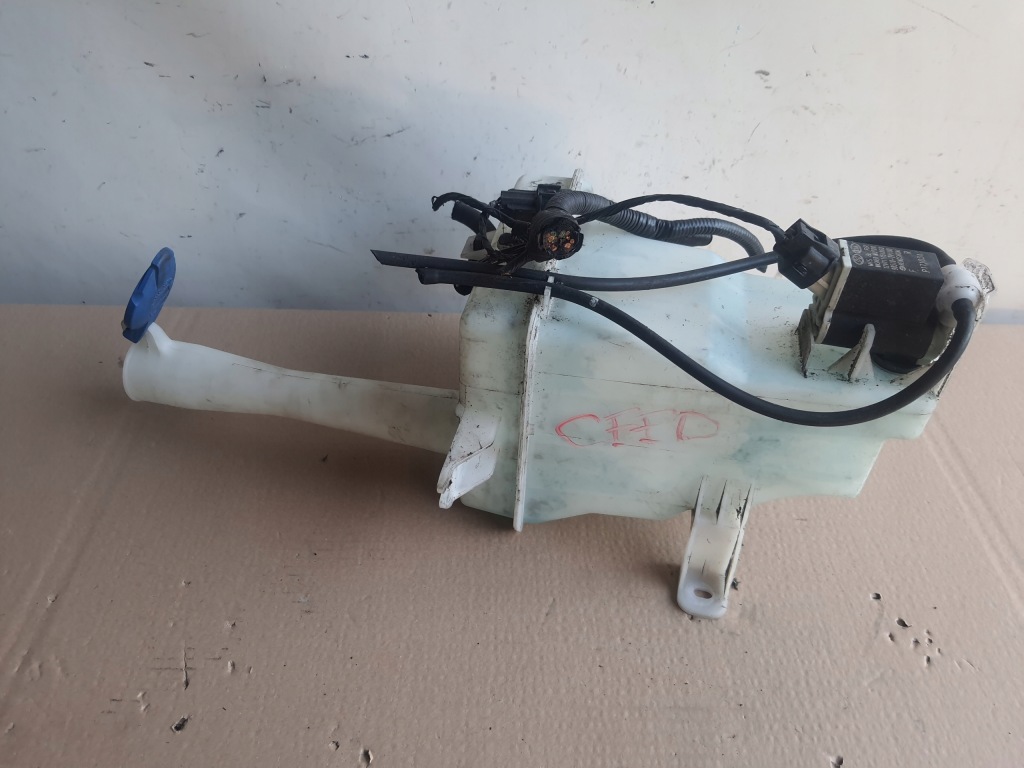 фото №1, Kia ceed i 06-12 бак омивача