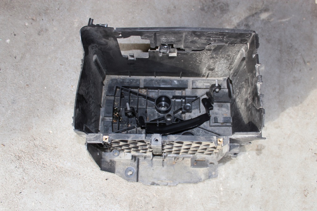 фото №1, Renault grand scenic iii основание аккумулятор 1.4