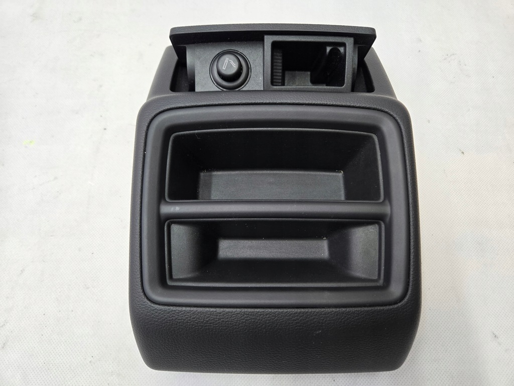 фото №1, Audi a4 b9 попільничка 8w0857952