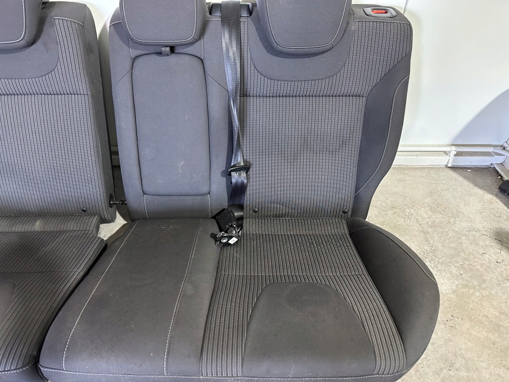 фото №4, Ford focus mk3 kombi сидіння задня ремені