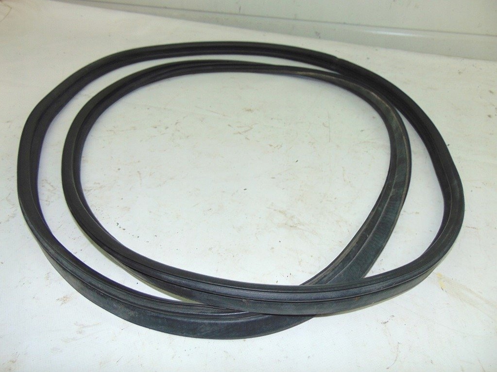 фото №4, Subaru outback iv 09-14 прокладка крышки багажника