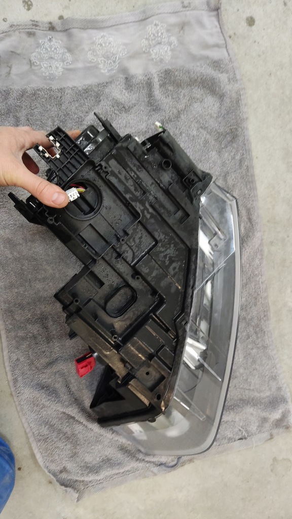 фото №7, Audi q3 лампа правая 8u0941030h europa