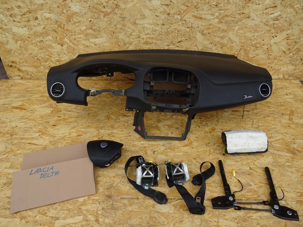 фото №1, Lancia delta приборная панель консоль подушка безопасности orginał