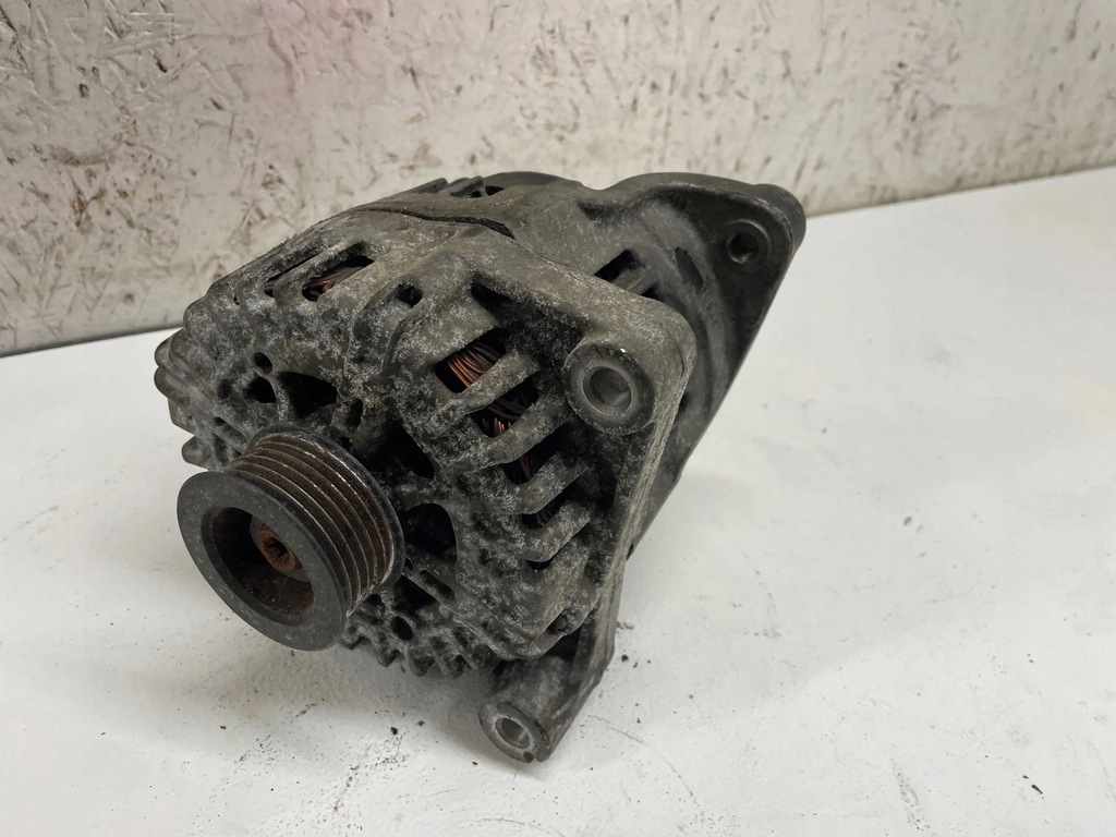 фото №1, Bmw 1 e81 e87 2008 генератор