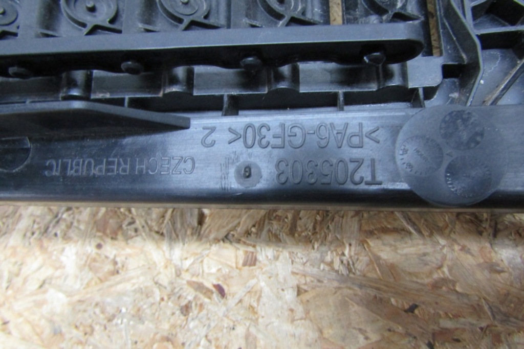 Повітропровід повітря mercedes a2146221700 2413760253074 Оригінал