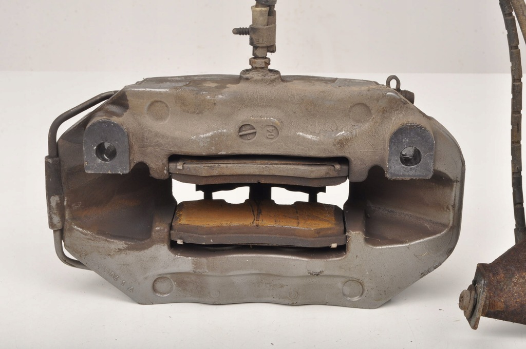 фото №8, Aston martin db9 суппорт тормозной задняя задний 20.8429.04