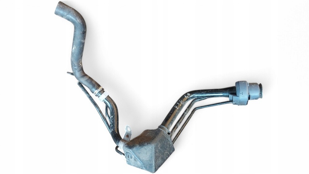 фото №4, Toyota corolla e16 e18 1,6 13-19 заливная горловина топлива труба