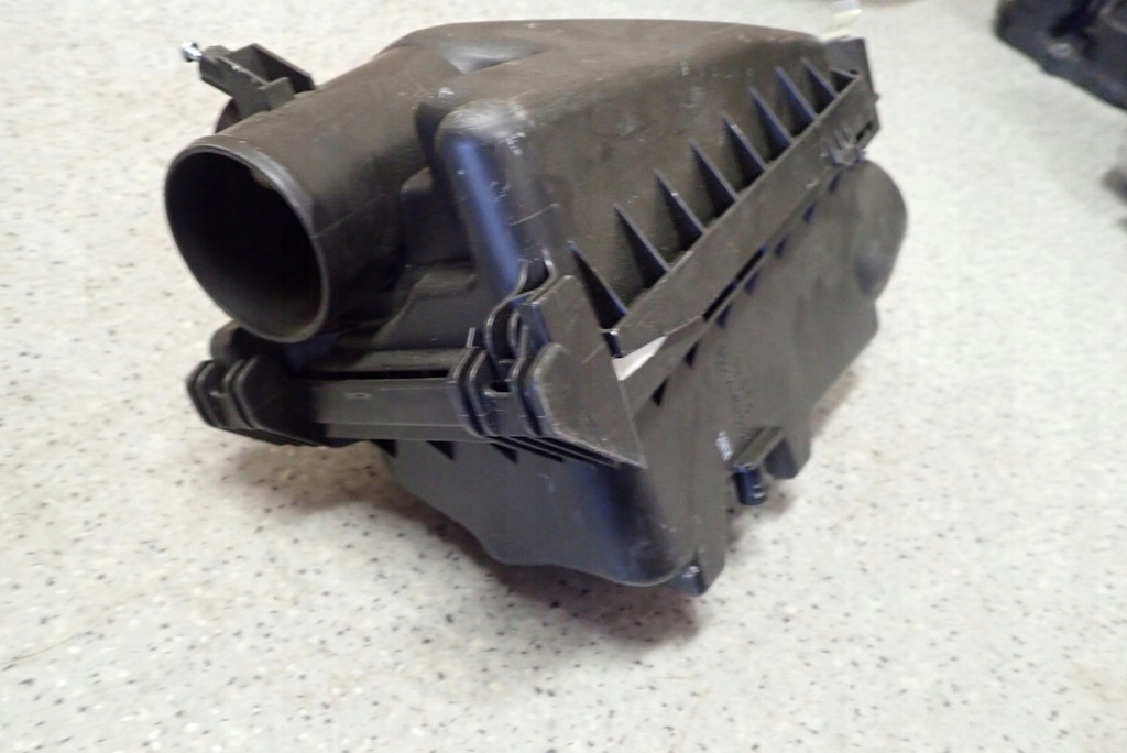 фото №4, Toyota verso s 1.3 yaris iii trezia корпус фільтра