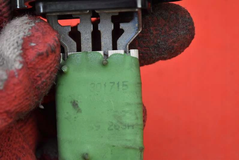 фото №7, Резистор обдув резистор резистор 00115948-02 vw up 11-20