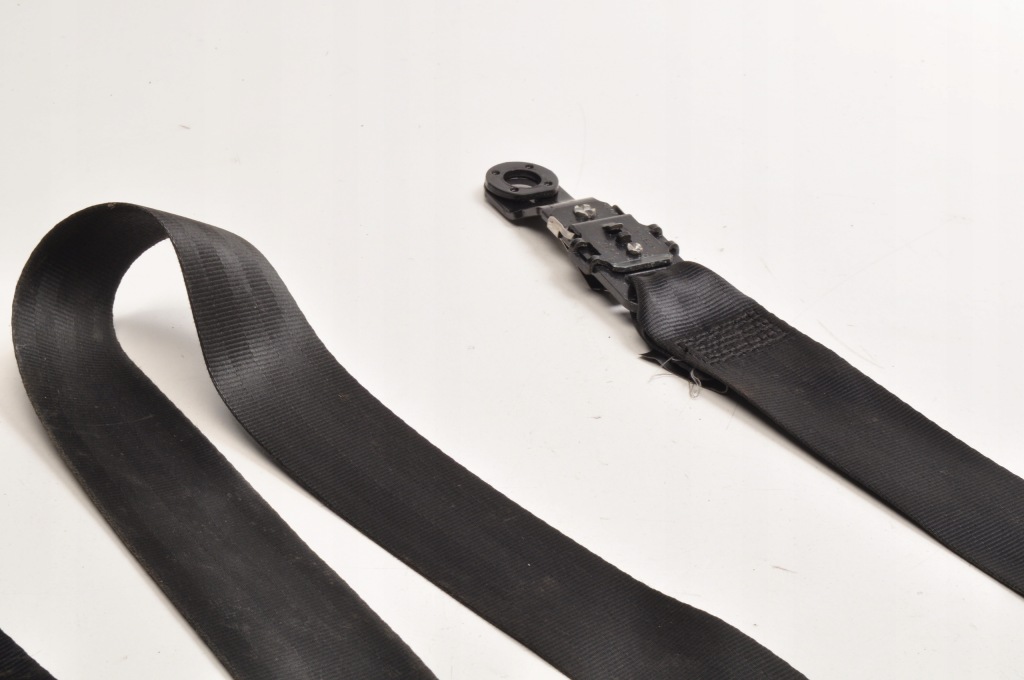 Volvo v40 2 ремень безопасности правый  перед передний 31484536 Доставка