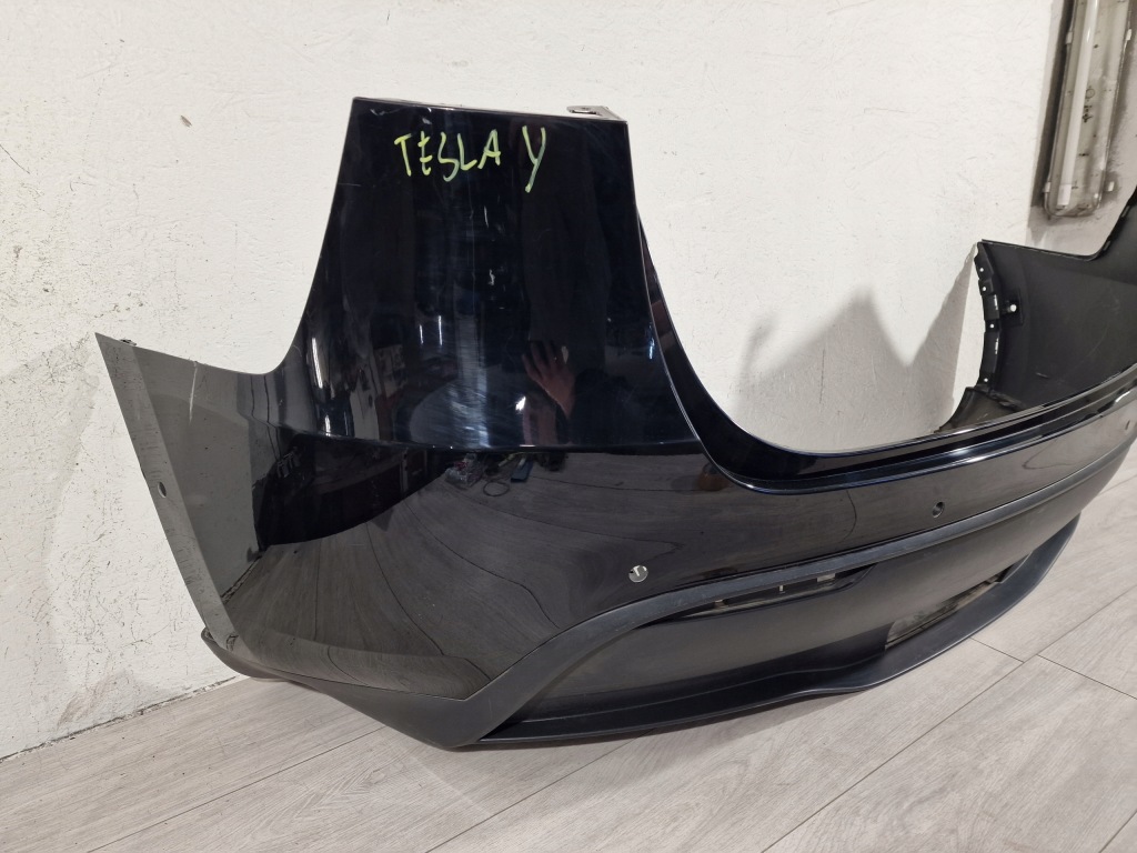 Бампер tesla model y 20- задня pdc Оригінал