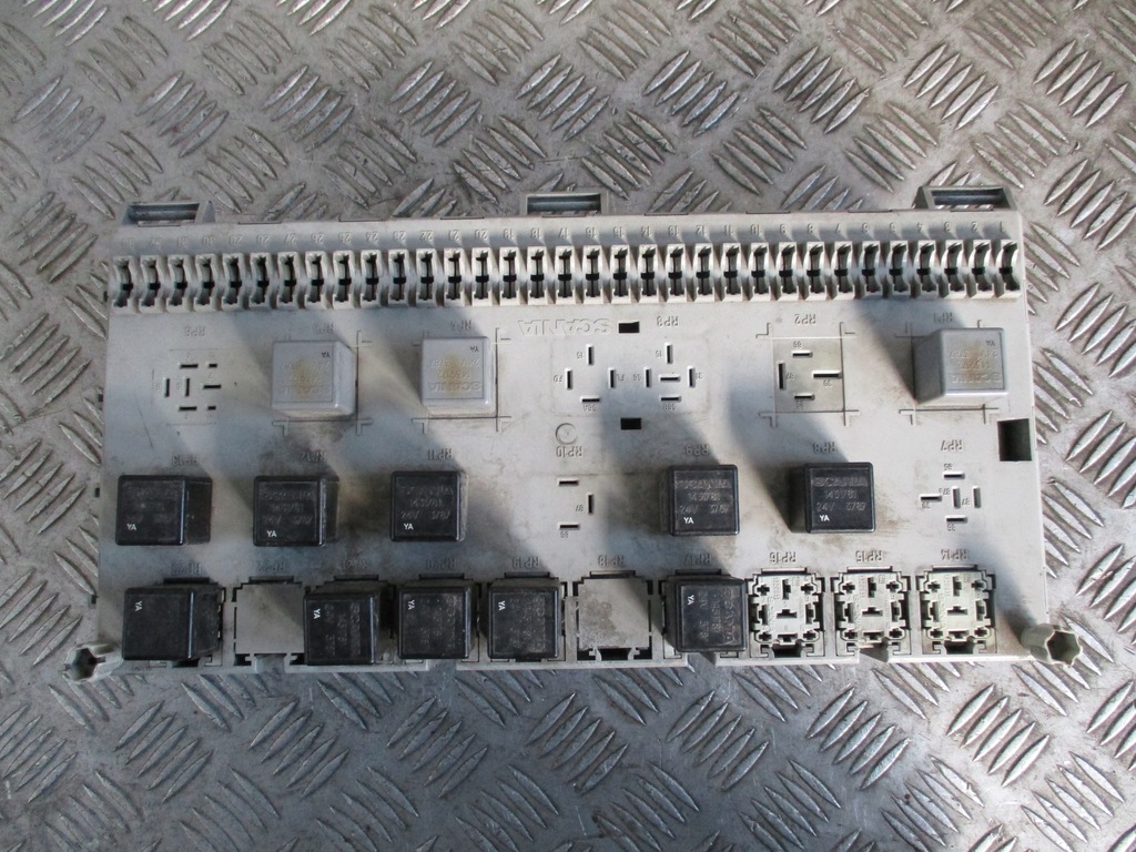 фото №2, Коробка запобіжників 1300806 scania 4 r 94-04 r.