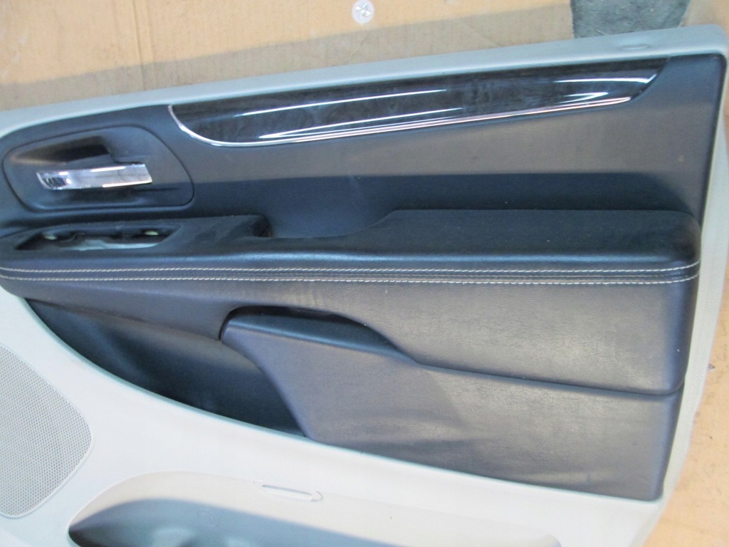 фото №11, Chrysler town country обшивка w дверь правое перед