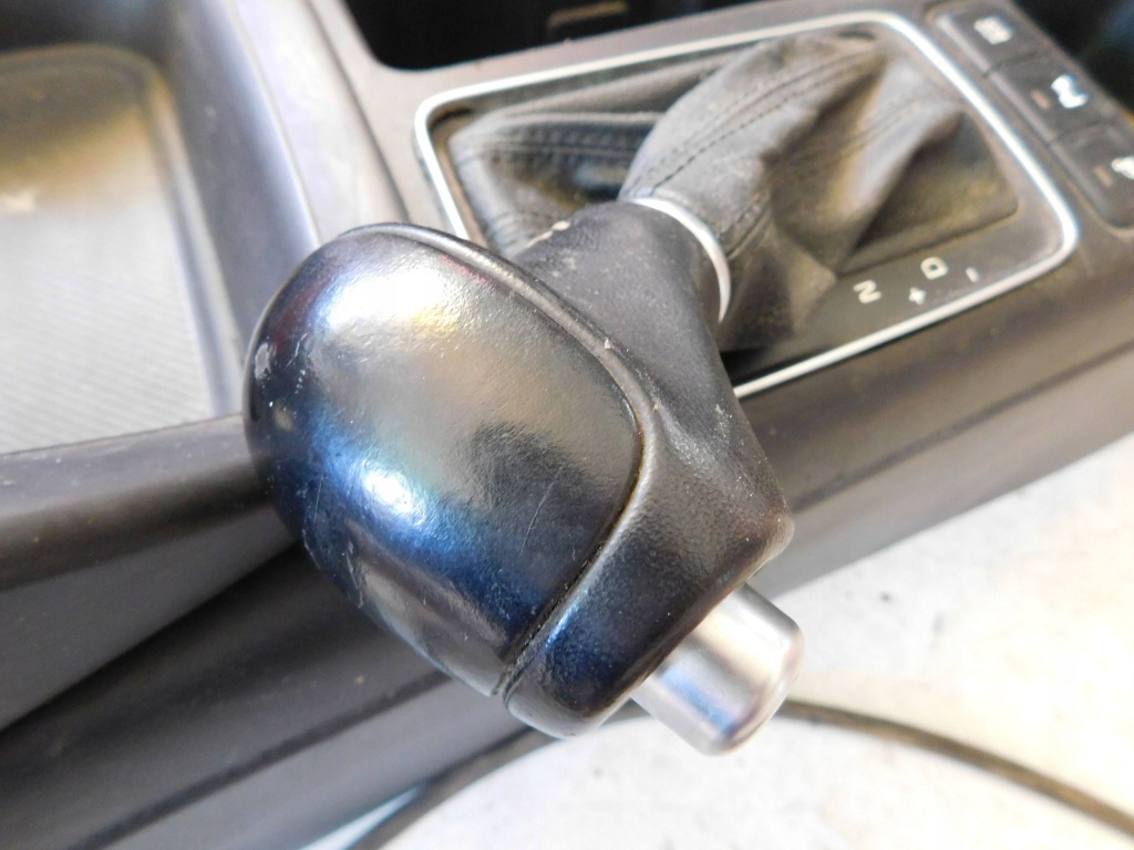 Kia sorento 2 рестайлинг  12-16 подлокотник туннель средний чехол ручка usb aux Доставка