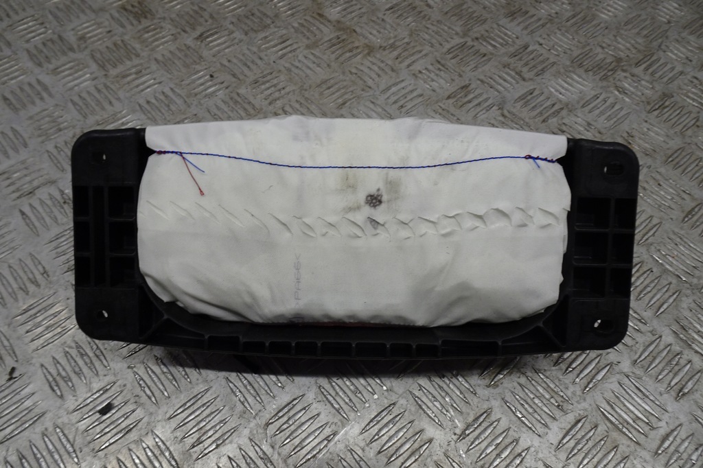 фото №1, Mercedes w176 подушка пассажира