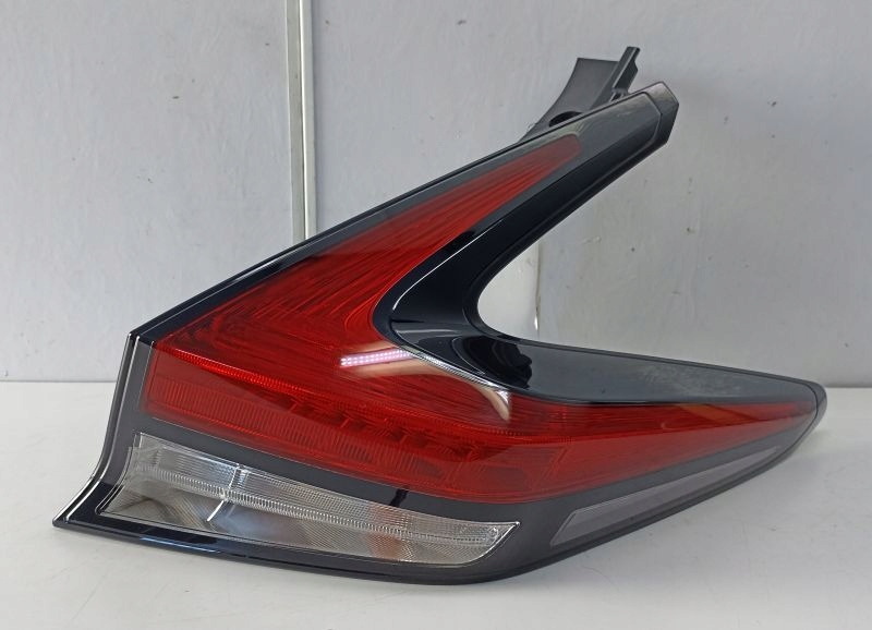 фото №1, Nissan leaf ii 17- лампа задняя правая оригинал