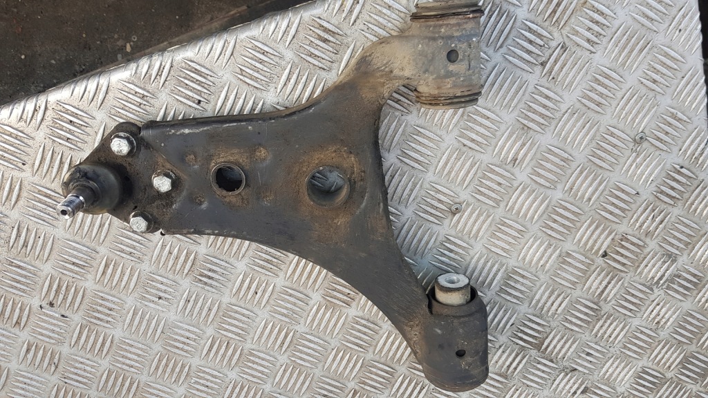 Mercedes w169 важіль перед лівий правий нижній Оригінал