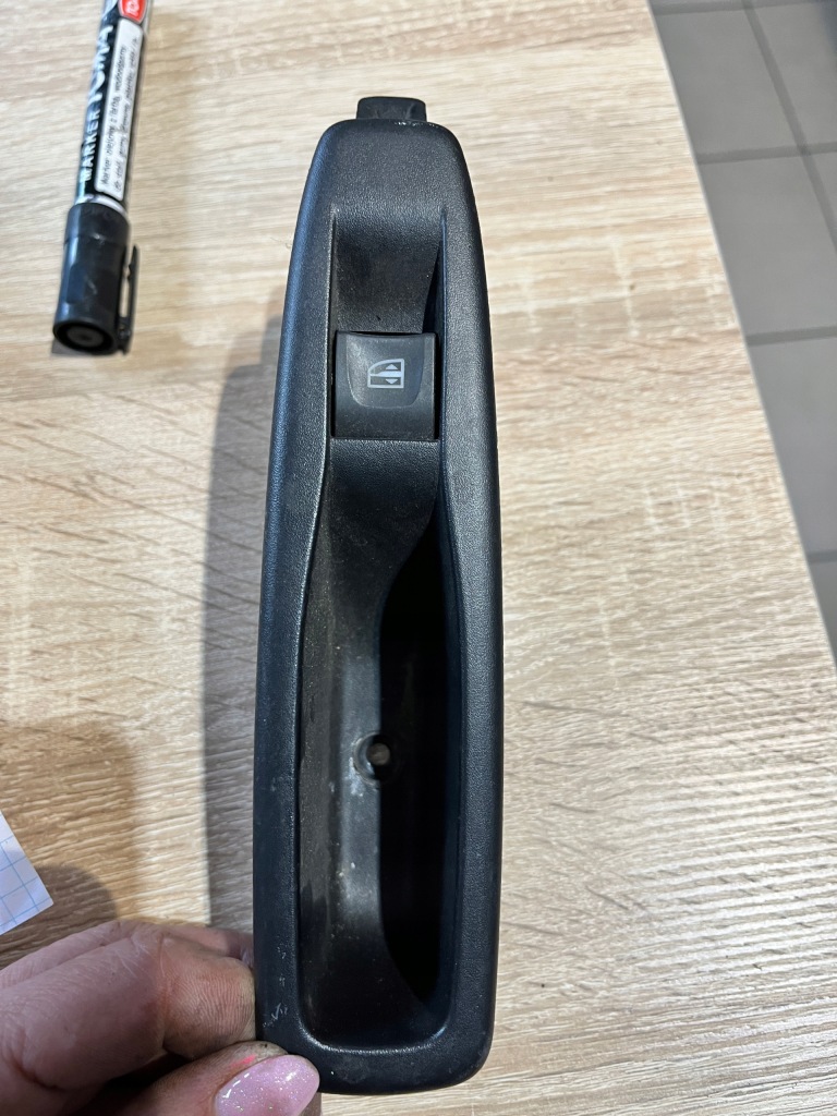 фото №1, 59 renault captur i панель переключатель окон зеркал 82961469r