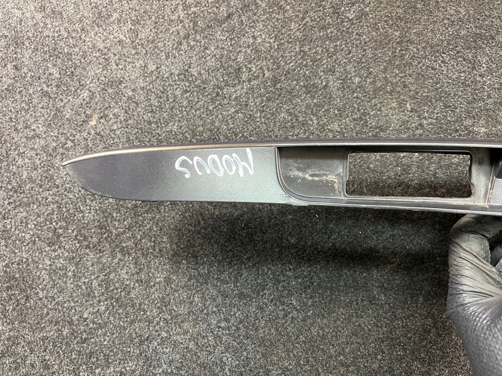 фото №10, Renault modus i накладка крышки багажника микровыключатель 8200076256