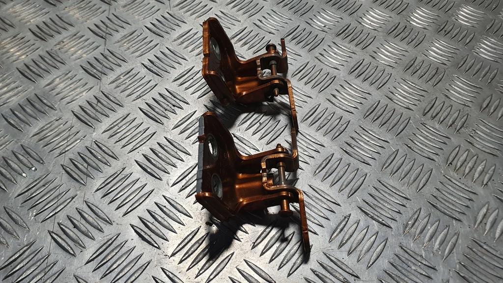 фото №1, Петли дверь правый задняя задняя dacia duster ii 17-