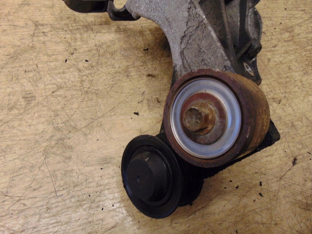 фото №4, Ролик ремень кронштейн основание suzuki grand vitara 1.9