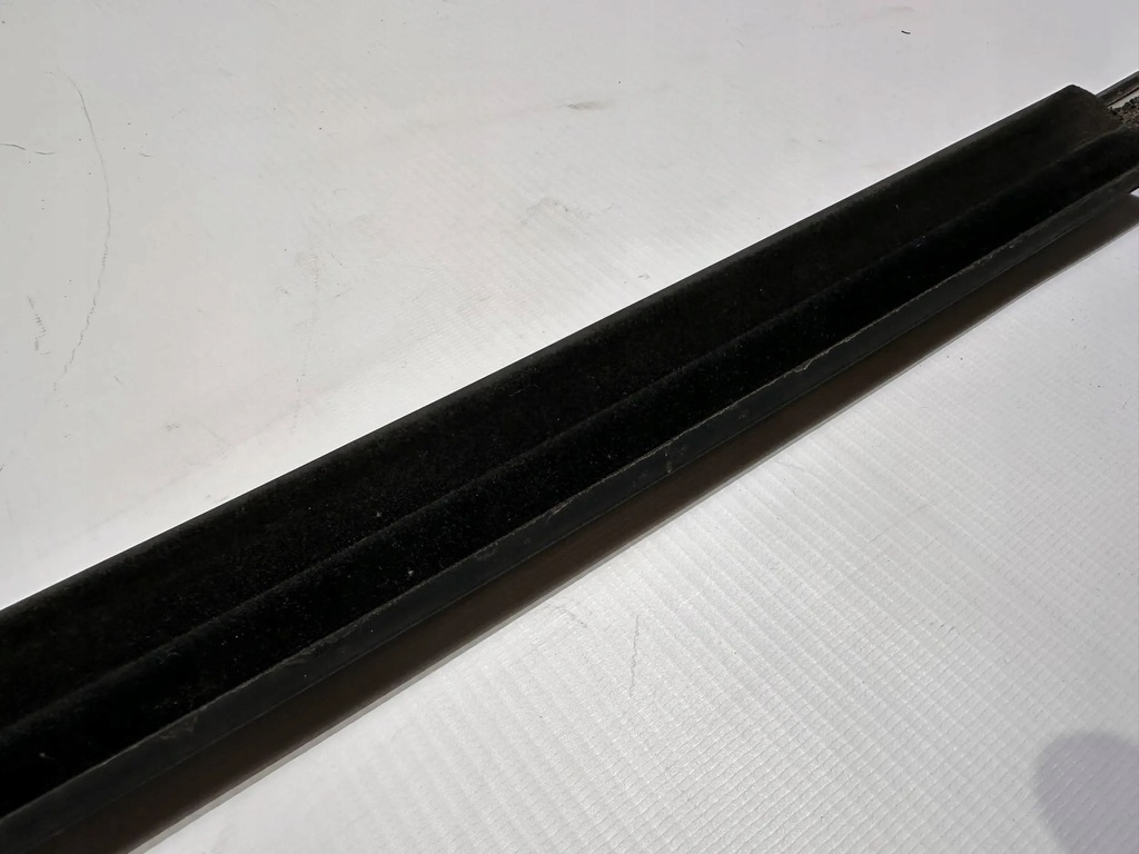 фото №5, Молдинг уплотнитель левая перед передняя dodge charger 2011 - 2023