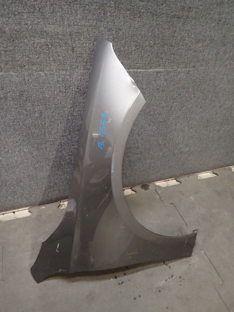 Купити Крила перед правий mercedes a klasa w177