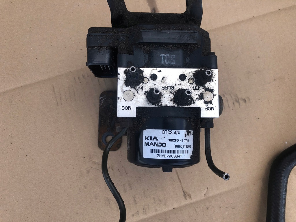 фото №1, Насос блок керування abs kia carens ii 0k2fd437a0