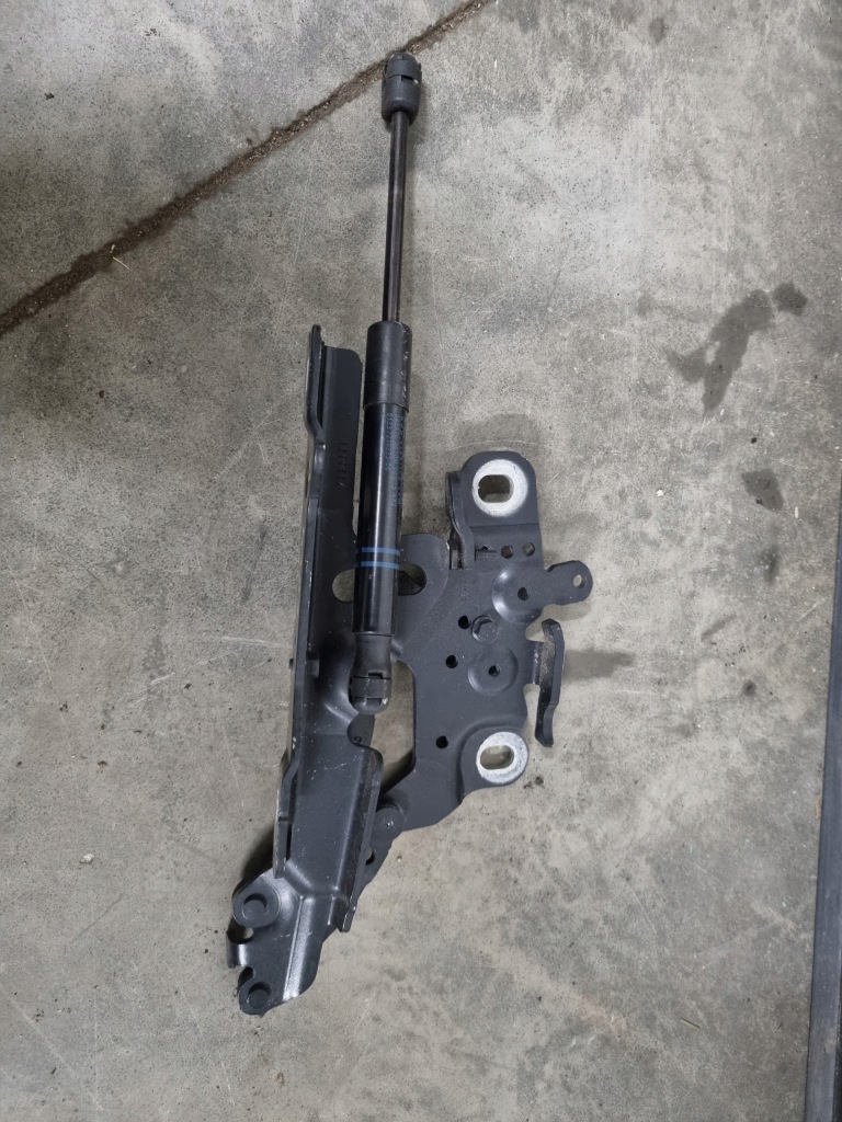 фото №1, Bmw 1 f20 петля привід капот лівий перед