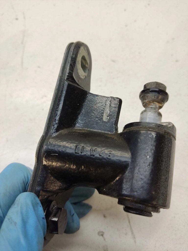 фото №6, Mercedes-benz ml w164 2010 петли дверь передних liw46