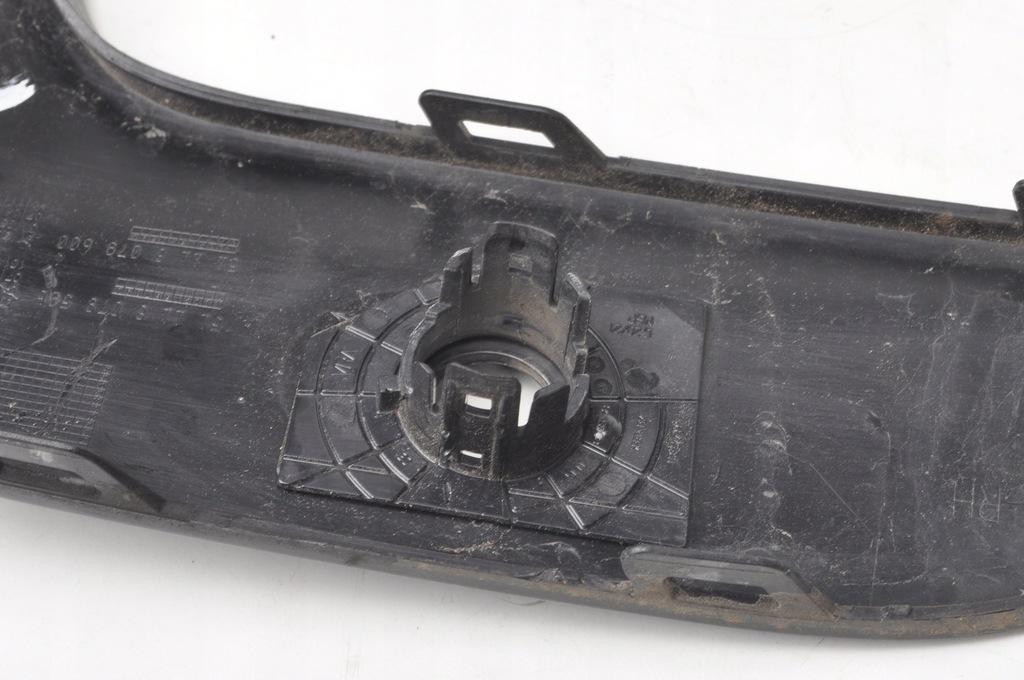 фото №7, Bmw g20 молдинг бампера правая перед 8079596 19r