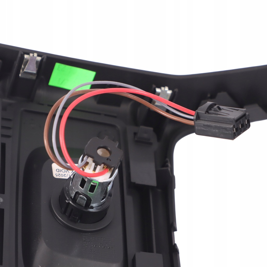 фото №11, Audi a4 b9 защита туннель среднего рамка воздуховод разъём 12v 8w0863324