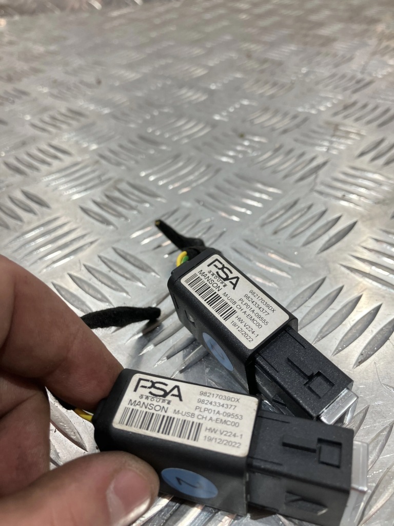 фото №2, Port usb opel mokka b ii 20- 98217039dx