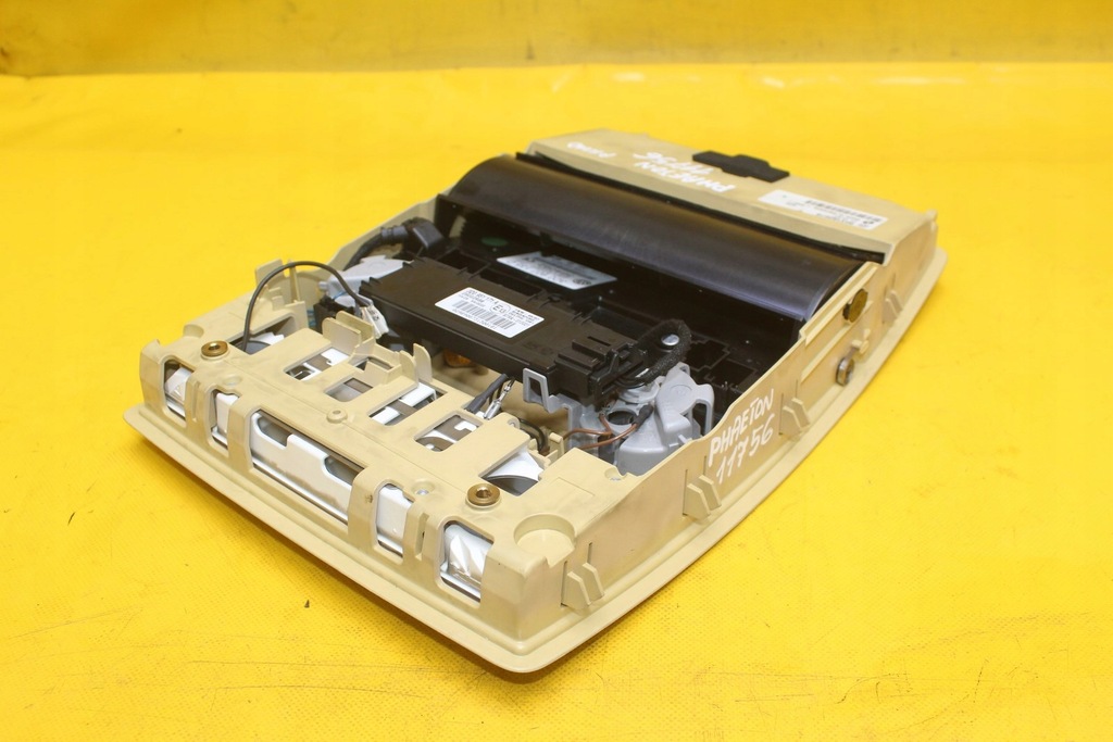 фото №6, Ліхтарі салону перед vw phaeton 3d0907135d