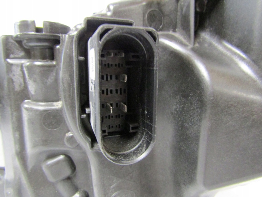 Фара перед volvo xc40 рестайлинг  full led pixel 22- rh 32392325 Недорого