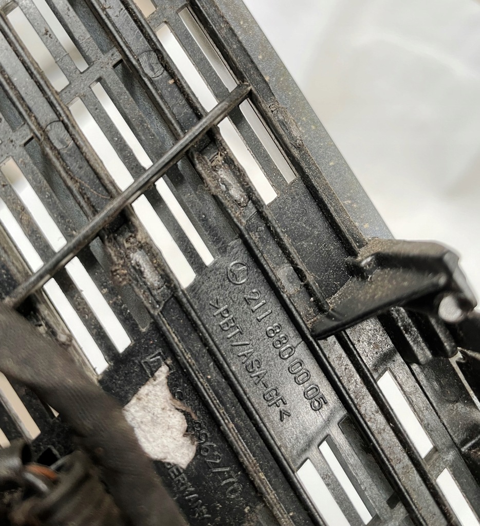 фото №11, Решітка вентиляційна капот mercedes cls e 06-11