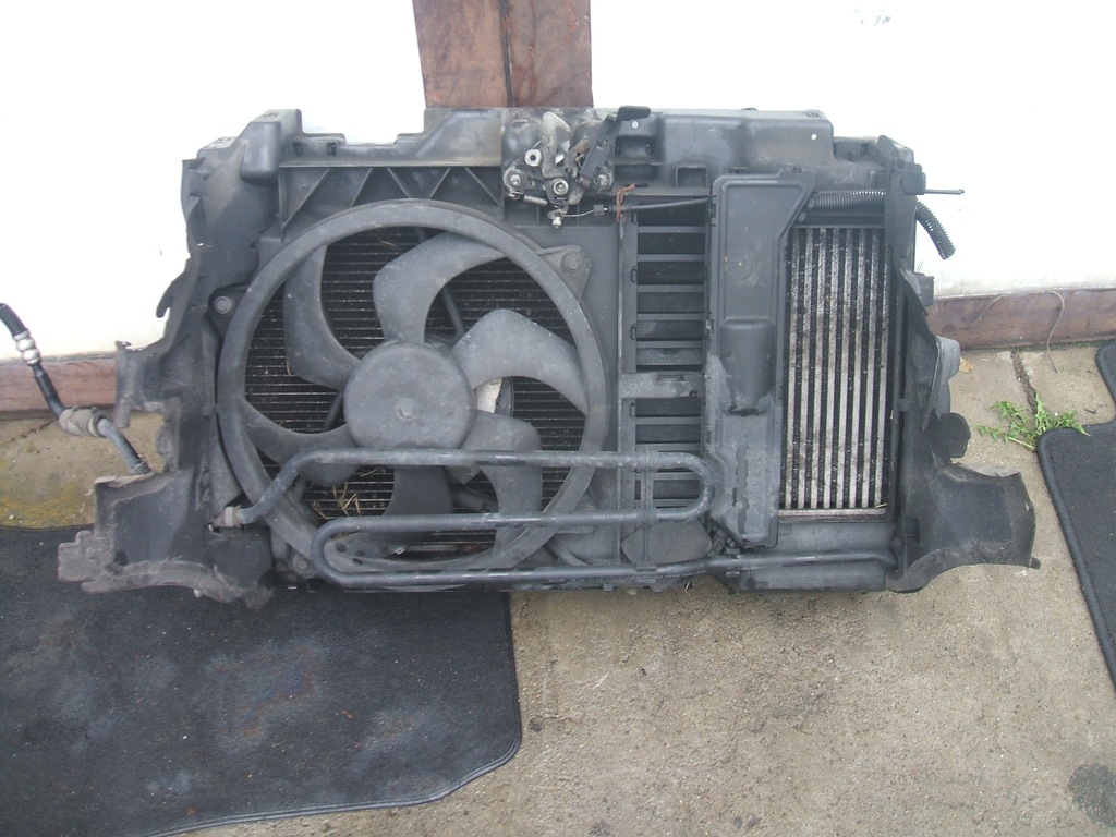 фото №1, Peugeot 407 радіатор 2.0hdi 1.6hdi pas передній