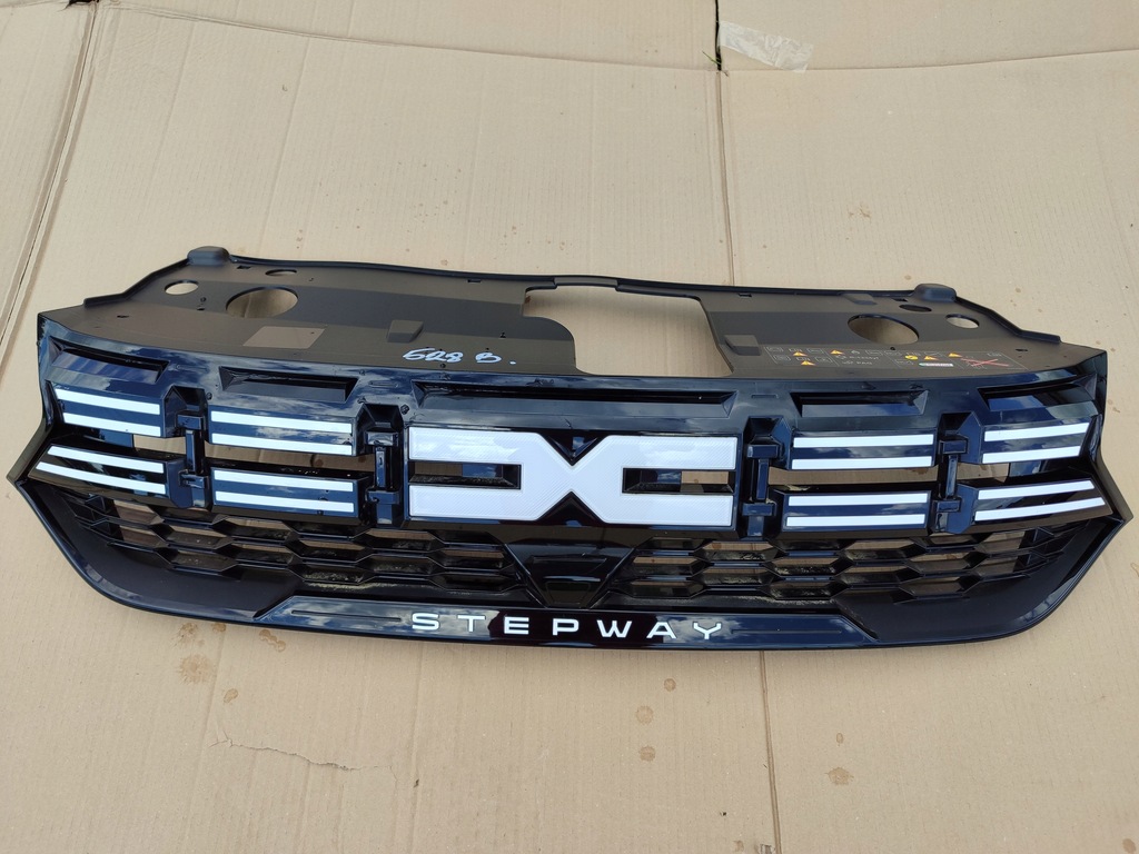 фото №1, Dacia sandero iii stepway 622549575r решётка радиатора