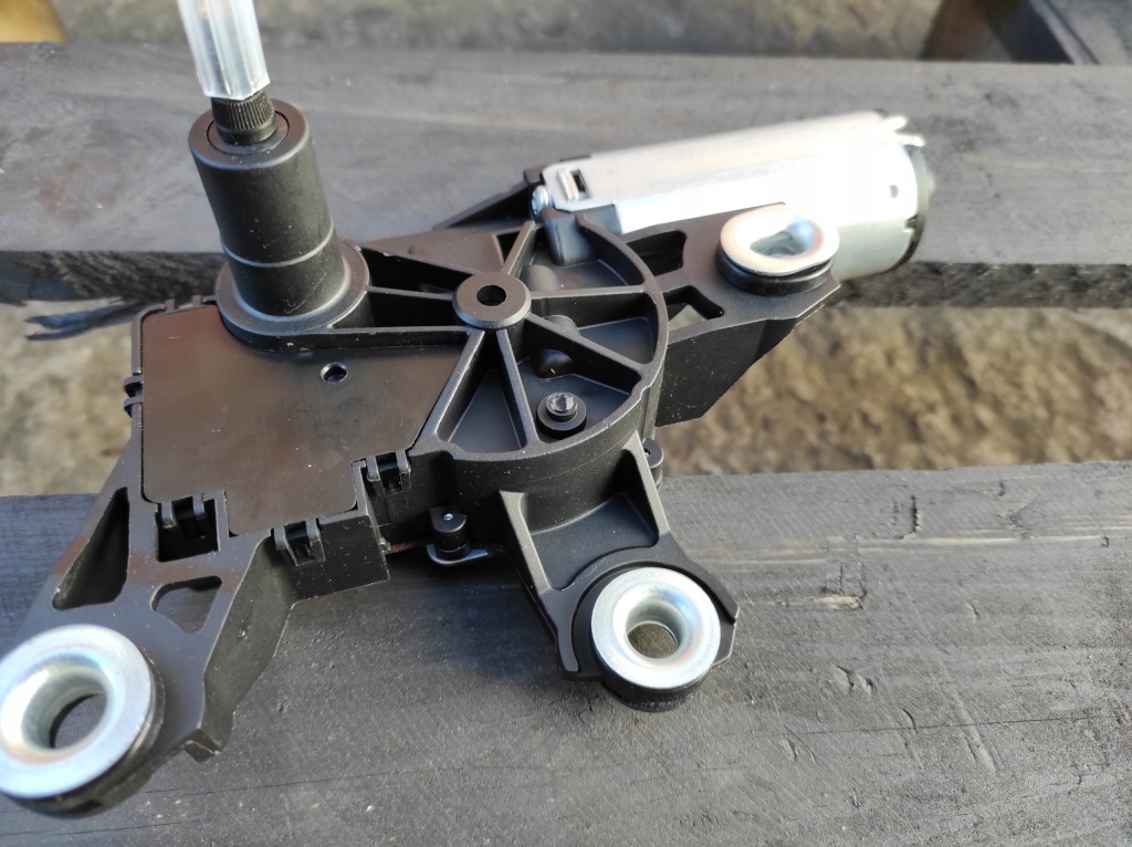 4f9955711c 4f9955711e моторчик дворник задний  a4 b8 универсал Киев