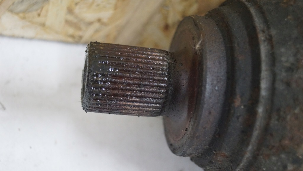 Приводной вал правый  перед vw 1k0407272qf с Разборки