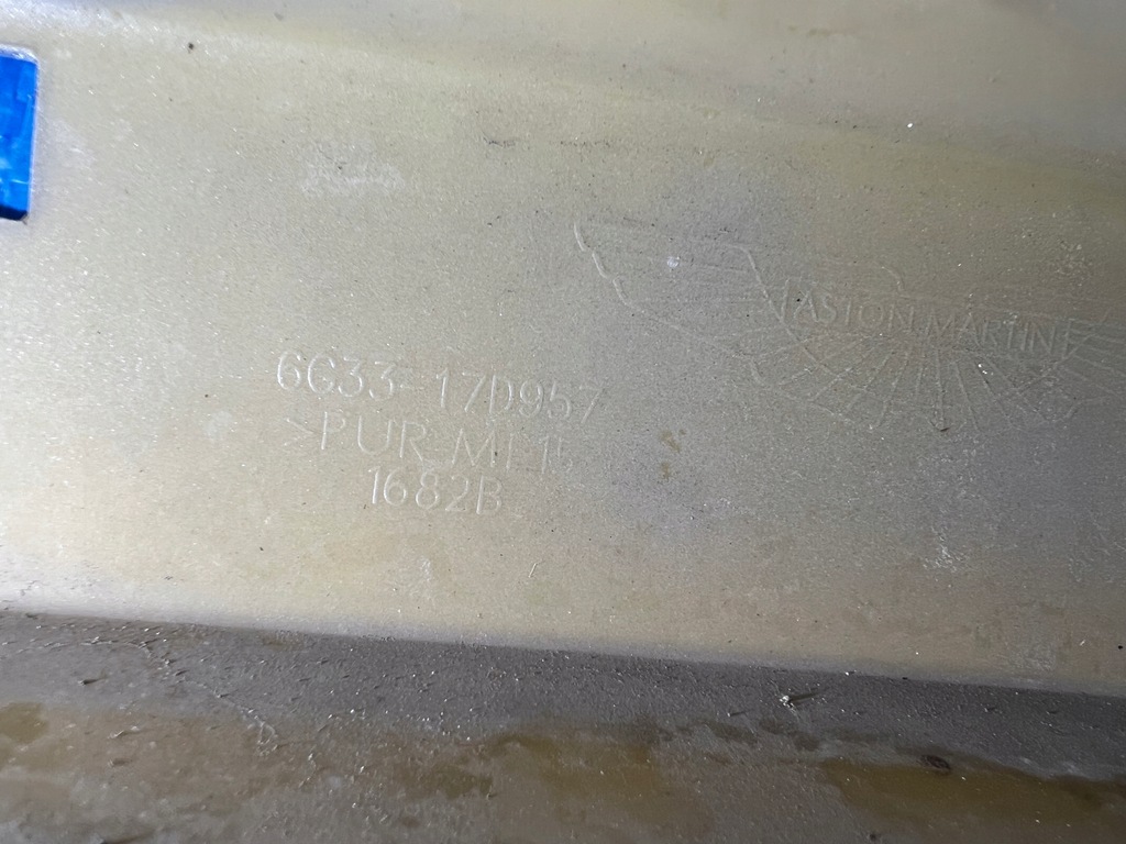 фото №8, Aston martin vantage бампер передній