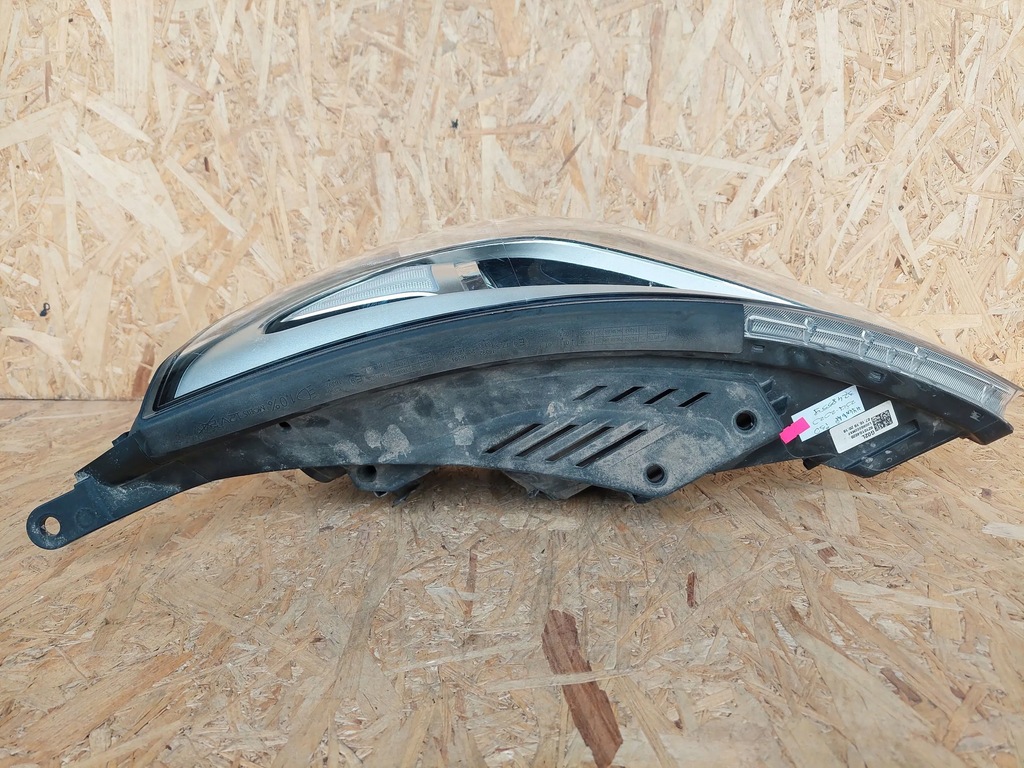 фото №8, Hyundai i30 2018 лампы передние