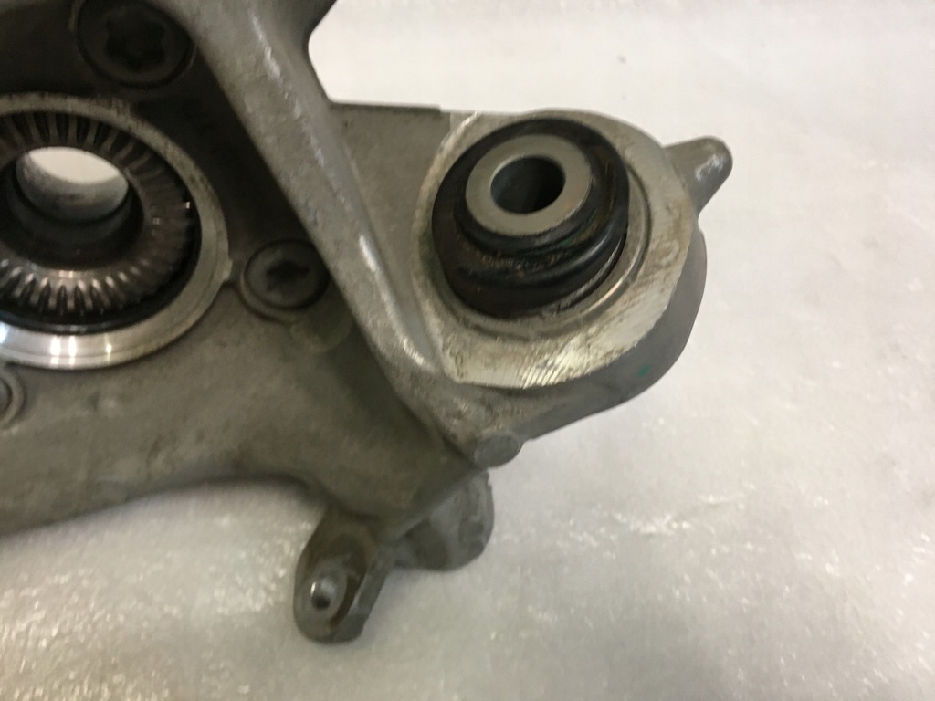 фото №7, Bmw g30 поворотный кулак задняя правая с подшипник 6898481