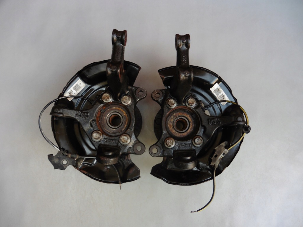 фото №1, Поворотный кулак ступица правая перед auris ii e18 1,4 d4d