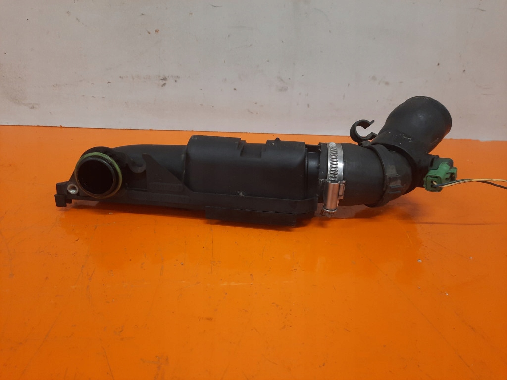 фото №7, Citroen c2 1.4 hdi 03-08 вентиляция картера резонатор сепаратор 9650712480e4