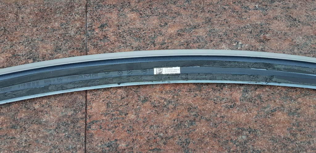 Mercedes cla 118 35 45 amg молдинг спойлер кришки в Україні