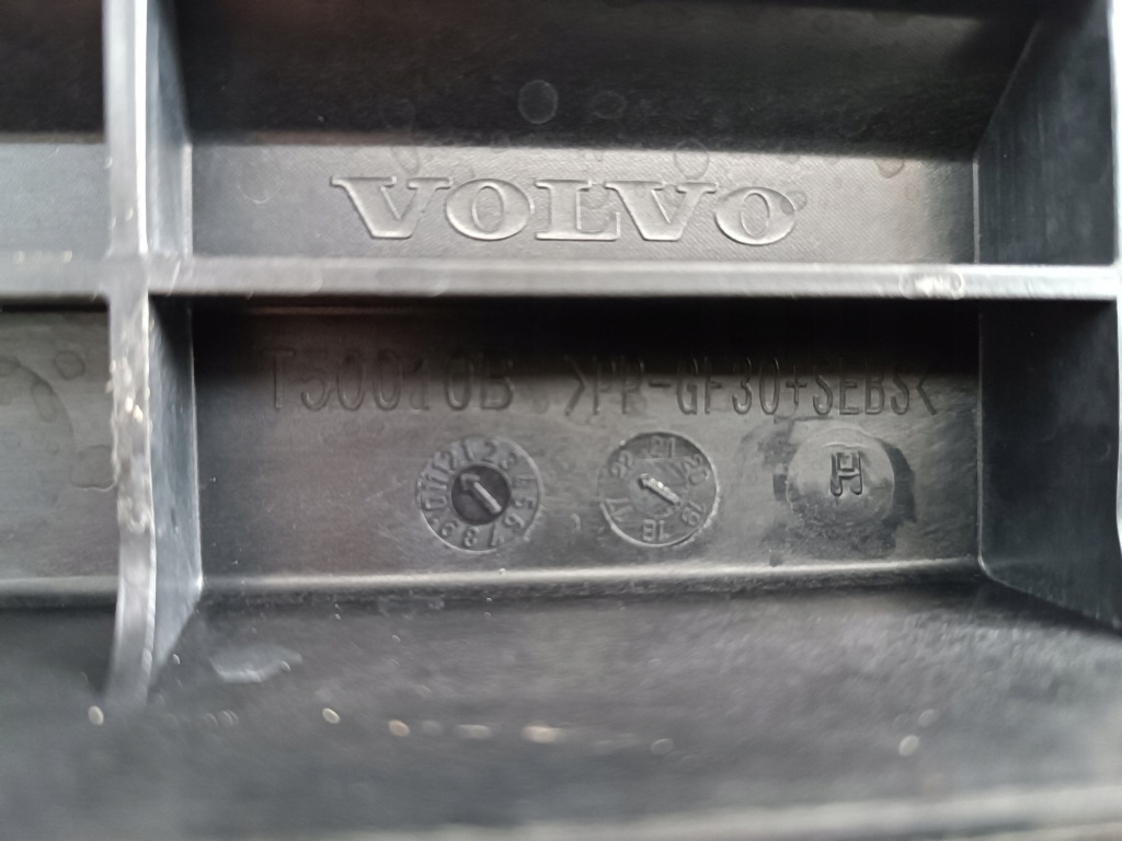 Volvo xc40 2 рестайлинг  2021+ жалюзи впуск руль воздуха 32227592 с Разборки