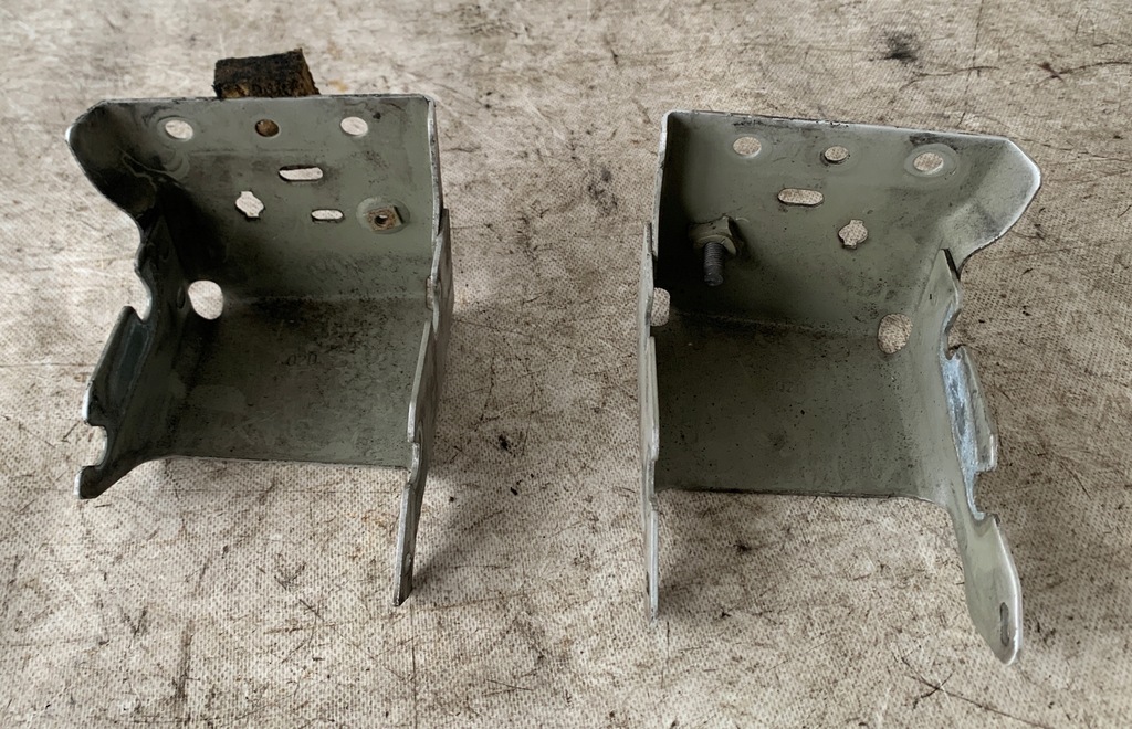 фото №1, Кронштейны крепления поперечина перед citroen c5 iii x7